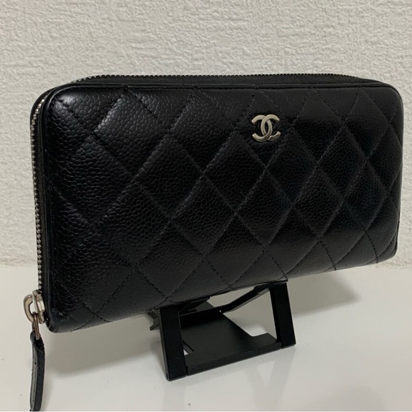 CHANEL LONG ZIP WALLET CC LOGO CAVIAR SKIN WITH CERTIFICATE OF AUTHENTICITY - Picture 1 of 14